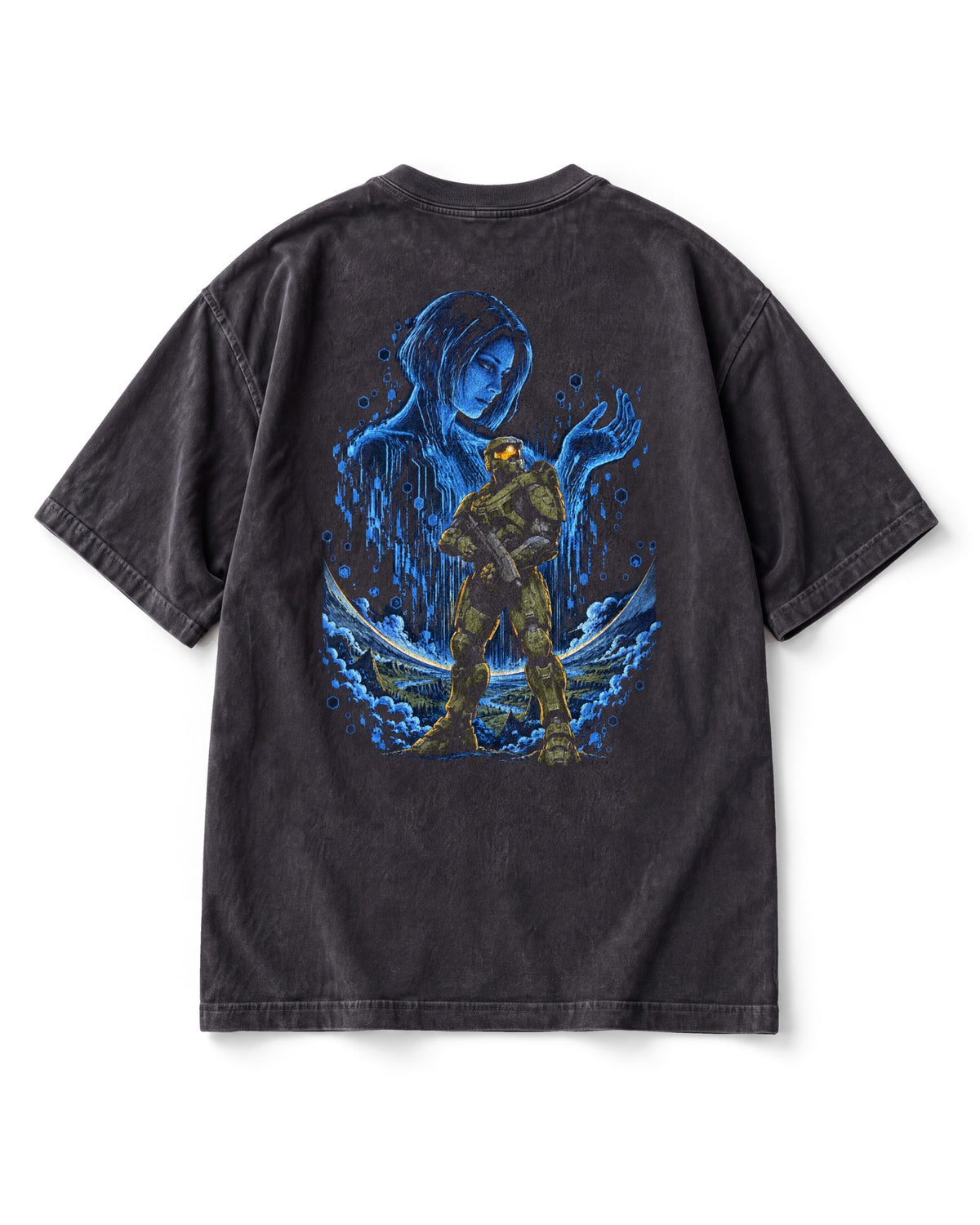 Back print: Master Chief in green armour and gold visor holding a rifle, a blue holographic Cortana behind him.